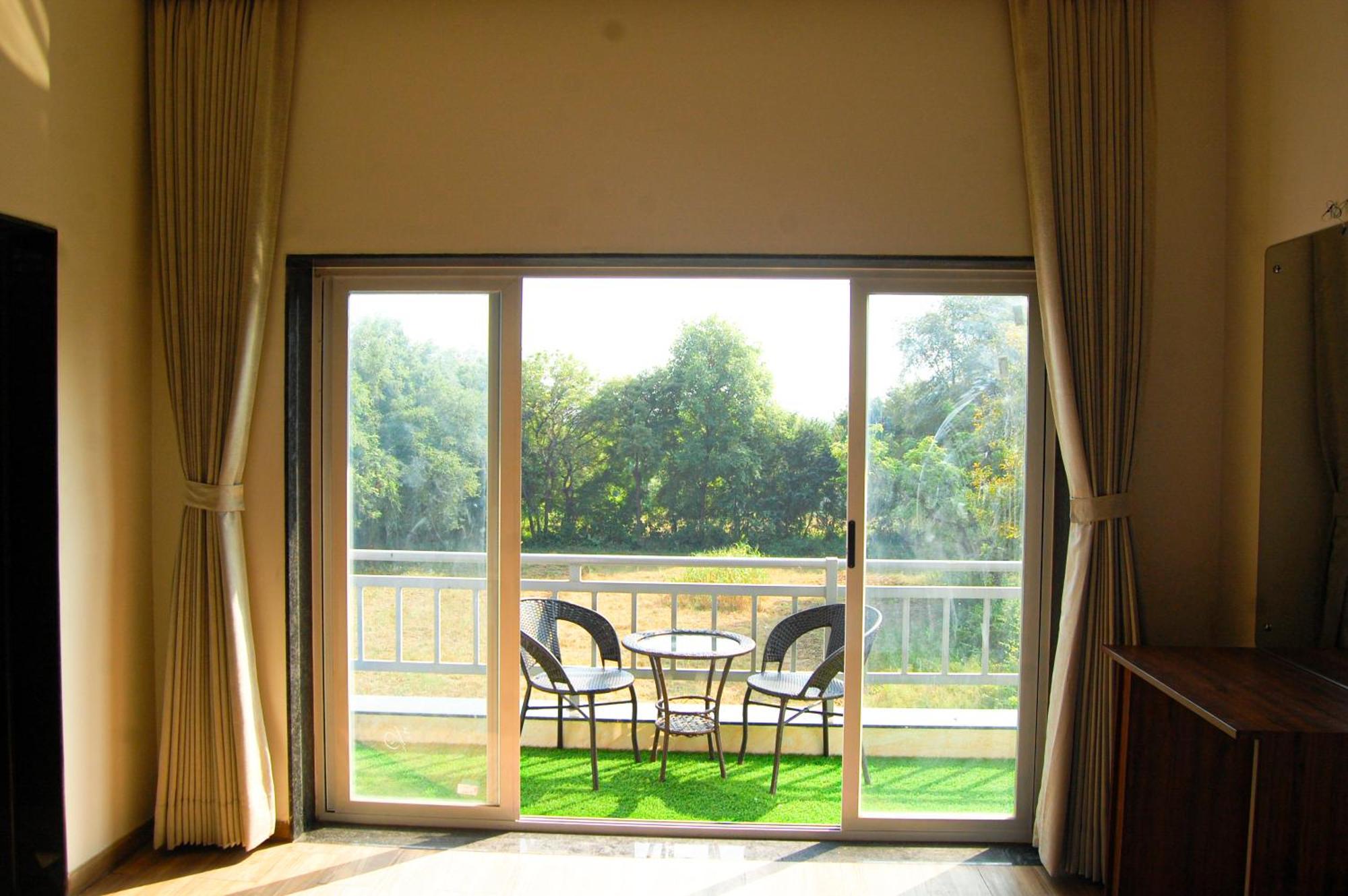 Krishna Riverside Resort Vasad ภายนอก รูปภาพ