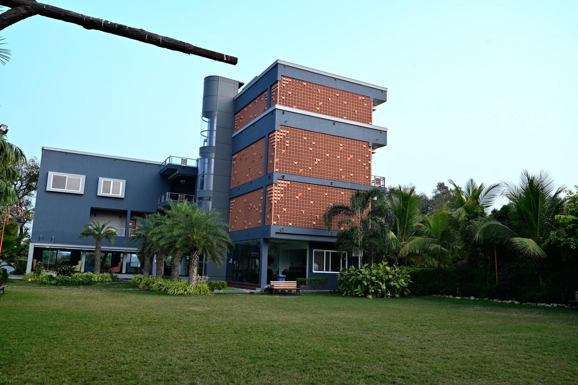 Krishna Riverside Resort Vasad ภายนอก รูปภาพ