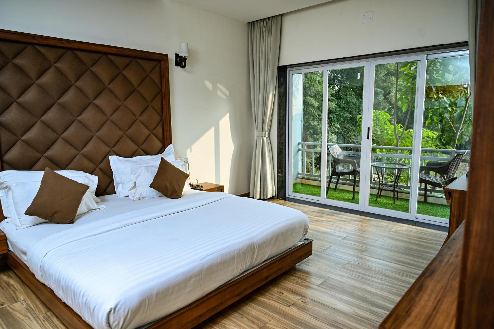 Krishna Riverside Resort Vasad ภายนอก รูปภาพ
