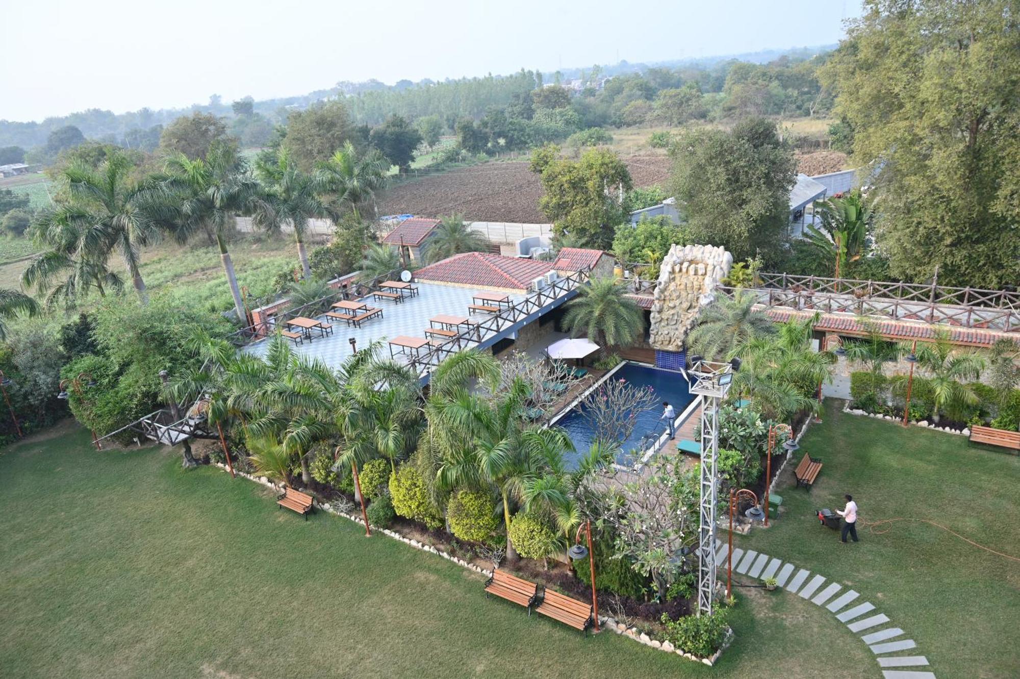 Krishna Riverside Resort Vasad ภายนอก รูปภาพ