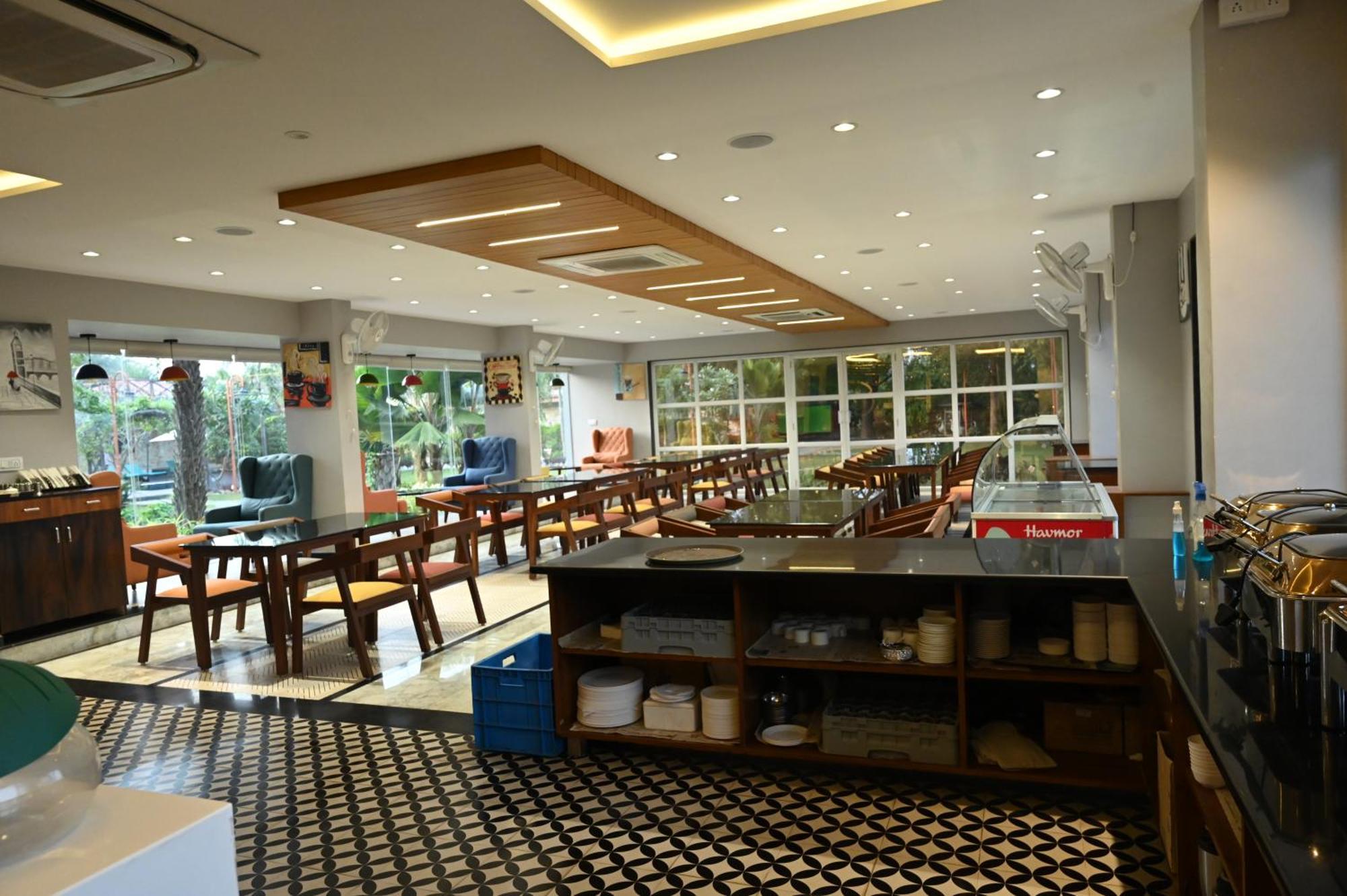 Krishna Riverside Resort Vasad ภายนอก รูปภาพ