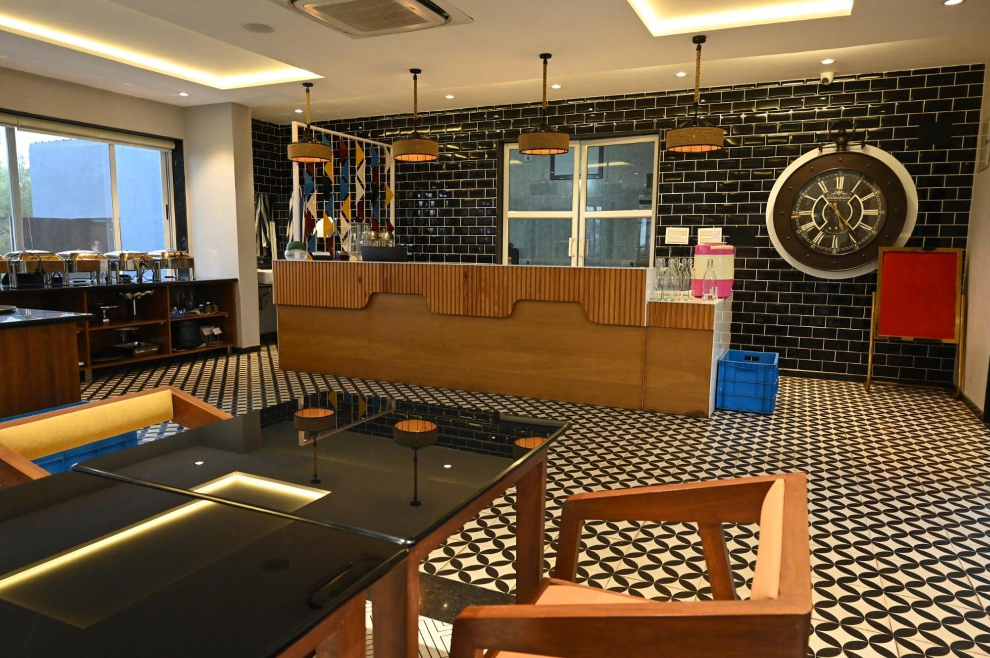 Krishna Riverside Resort Vasad ภายนอก รูปภาพ