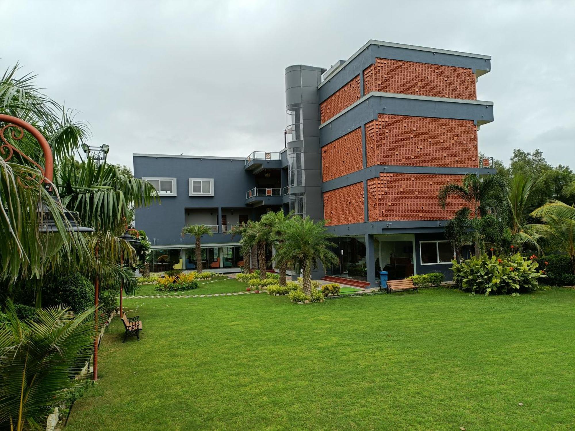 Krishna Riverside Resort Vasad ภายนอก รูปภาพ